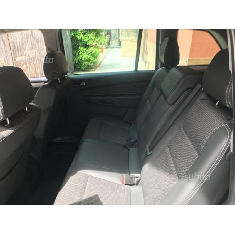 Opel zafira 7 posti