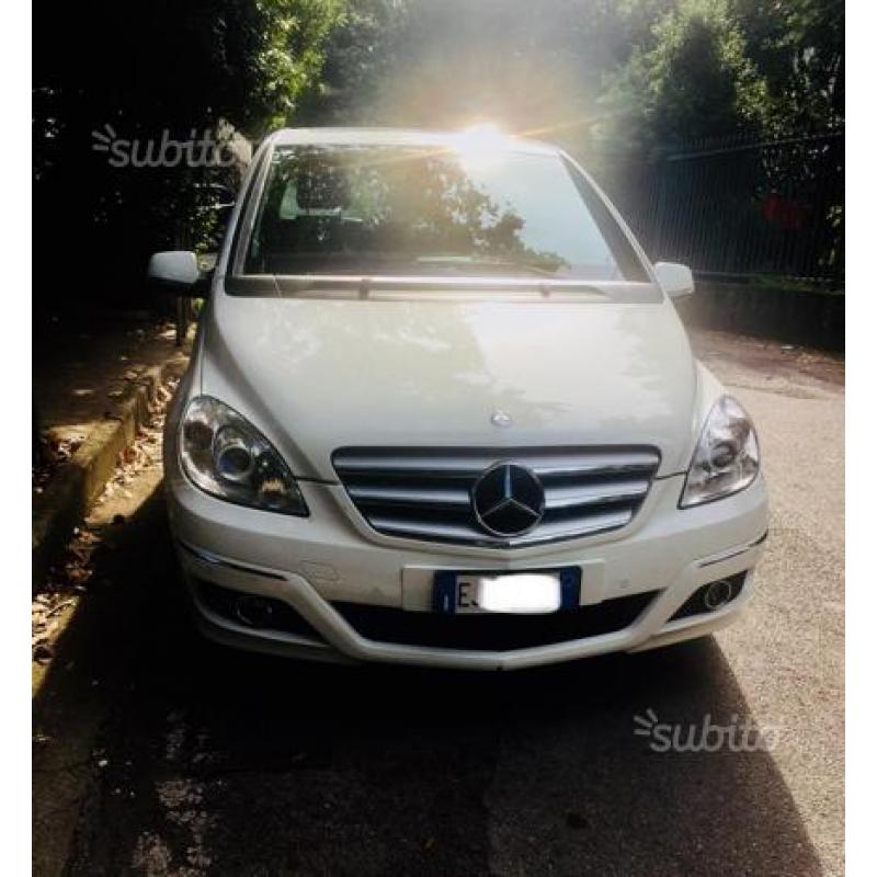 Mercedes B 200 CDI Sport 2011
