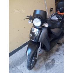 Aprilia Scarabeo 250 - 2004