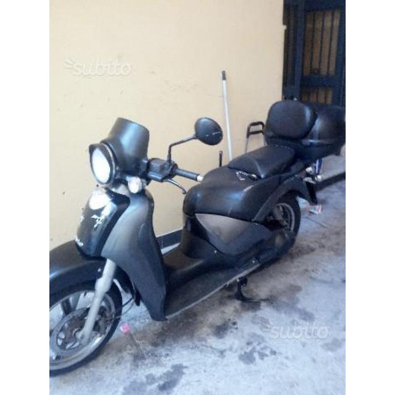 Aprilia Scarabeo 250 - 2004
