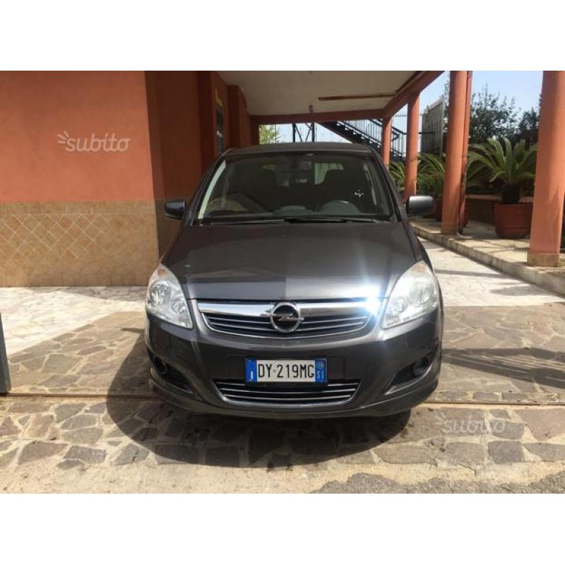 Opel zafira 7 posti