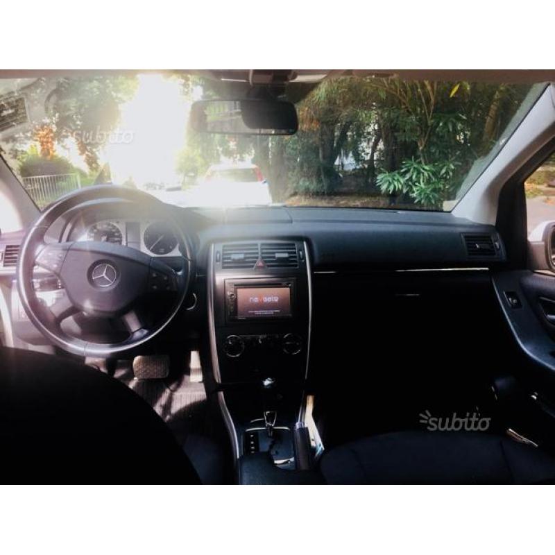 Mercedes B 200 CDI Sport 2011