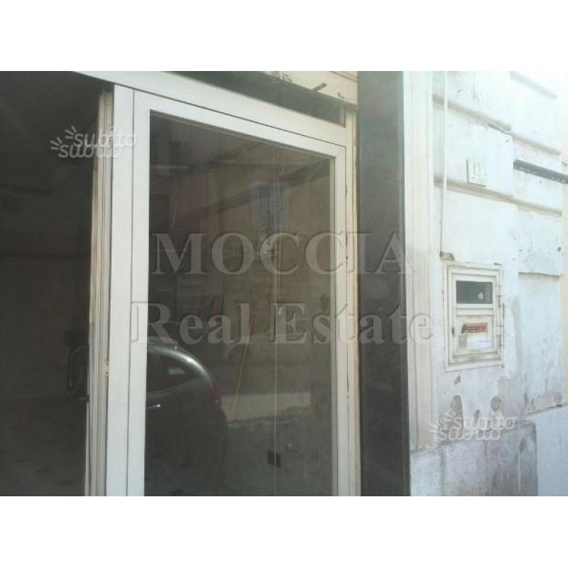 Moccia#locale#centro p.zza mercato(pa)