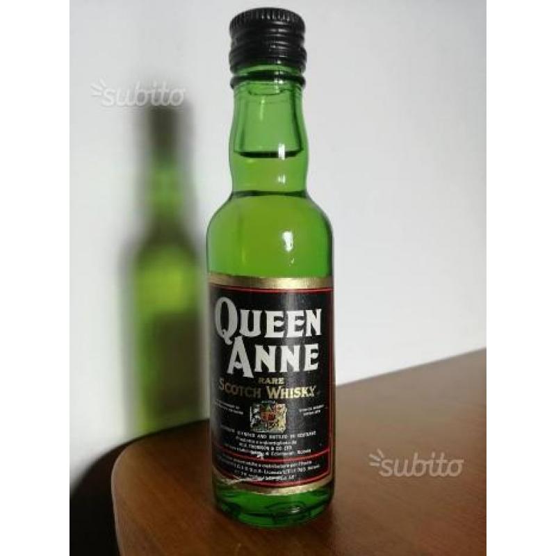 Mignon rare Scotch Whisky QUEEN ANNE