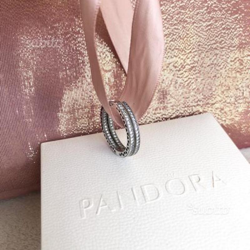 Orecchini cuori pandora a cerchio