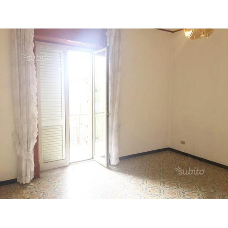 4 vani con terrazzo + cucina esterna
