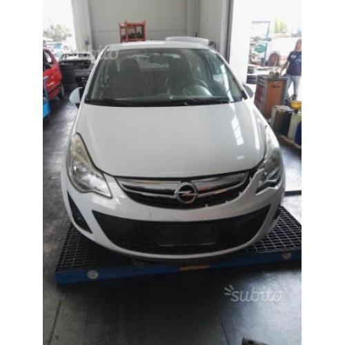 Opel Corsa 2012 cc1.3D Vendita ricambi usati