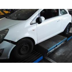 Opel Corsa 2012 cc1.3D Vendita ricambi usati