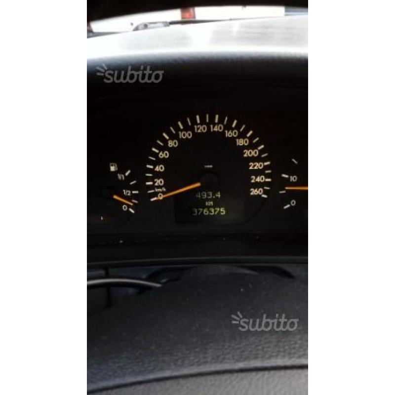 MERCEDES Classe E 270 (W/S210) - 2002