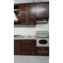 Cucina arte povera in legno