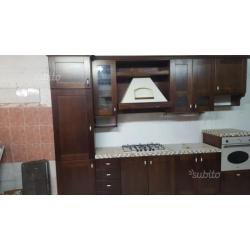 Cucina arte povera in legno