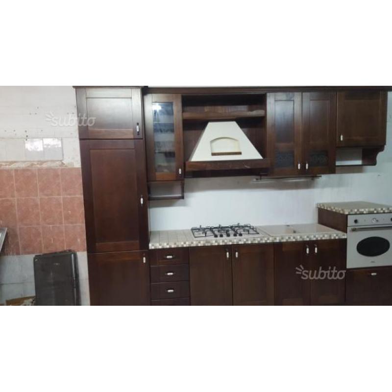 Cucina arte povera in legno
