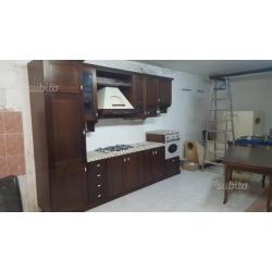 Cucina arte povera in legno