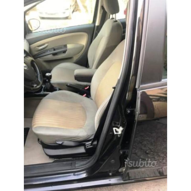 FIAT Grande Punto - auto 2005