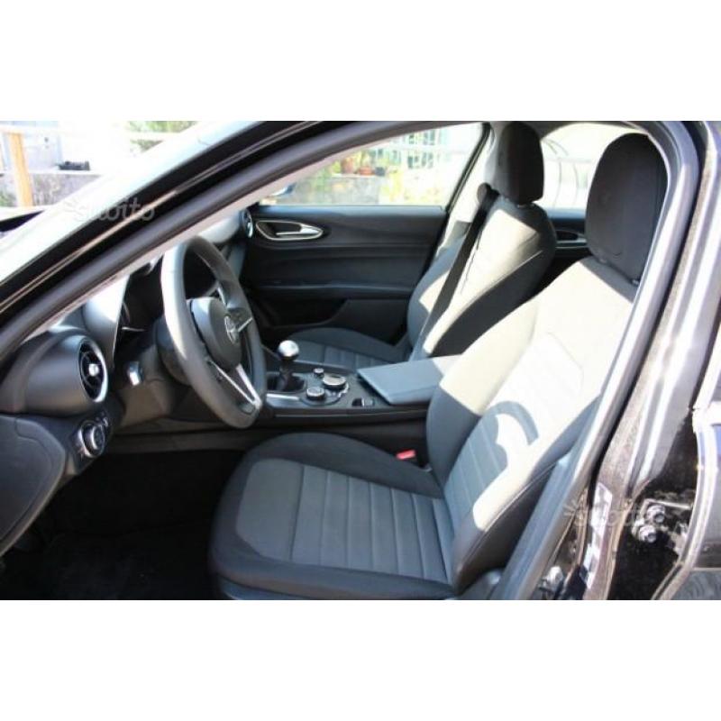ALFA ROMEO Giulia 2.2 150 CV 2016