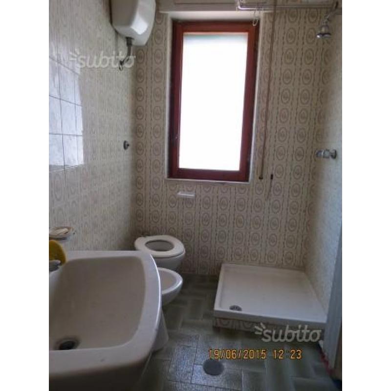 185 appartamento con ampio terrazzo in parco priva