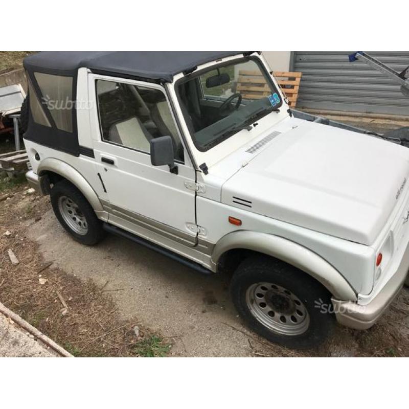 Suzuki Samurai
