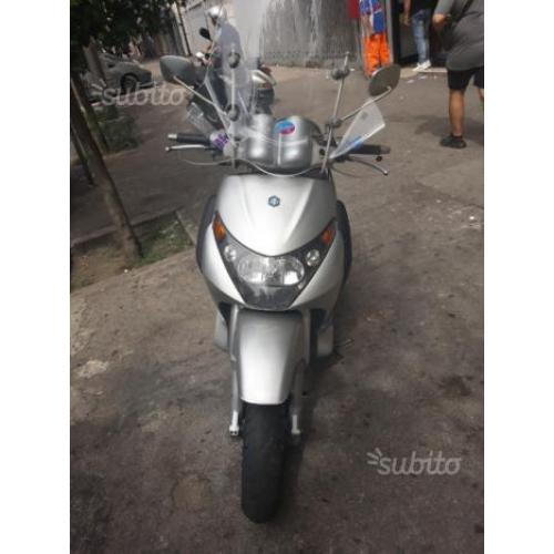 Beverly 200