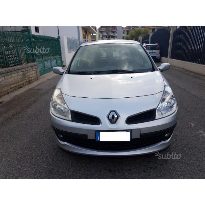 RENAULT Clio 1.2 benzina 5 porte anno 2009