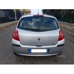 RENAULT Clio 1.2 benzina 5 porte anno 2009