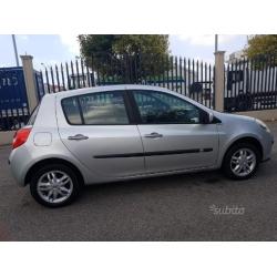 RENAULT Clio 1.2 benzina 5 porte anno 2009