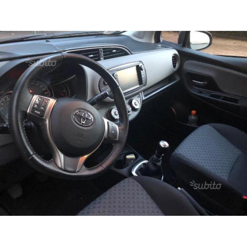 TOYOTA Yaris 3ª serie - 2015