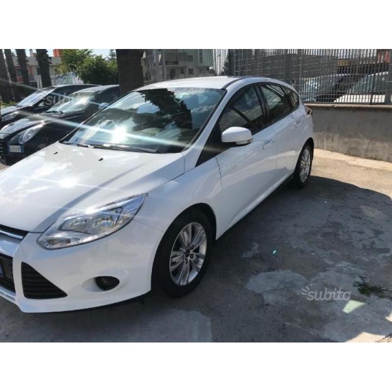 FORD Focus 4ªs 15 tdci auto pari al nuovo - 2012