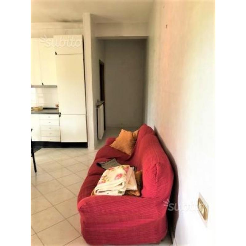 Appartamento arredato con terrazzo