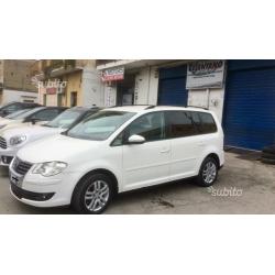 CONCESSIONARIA:VOLKSWAGEN Touran 1.4 METANO