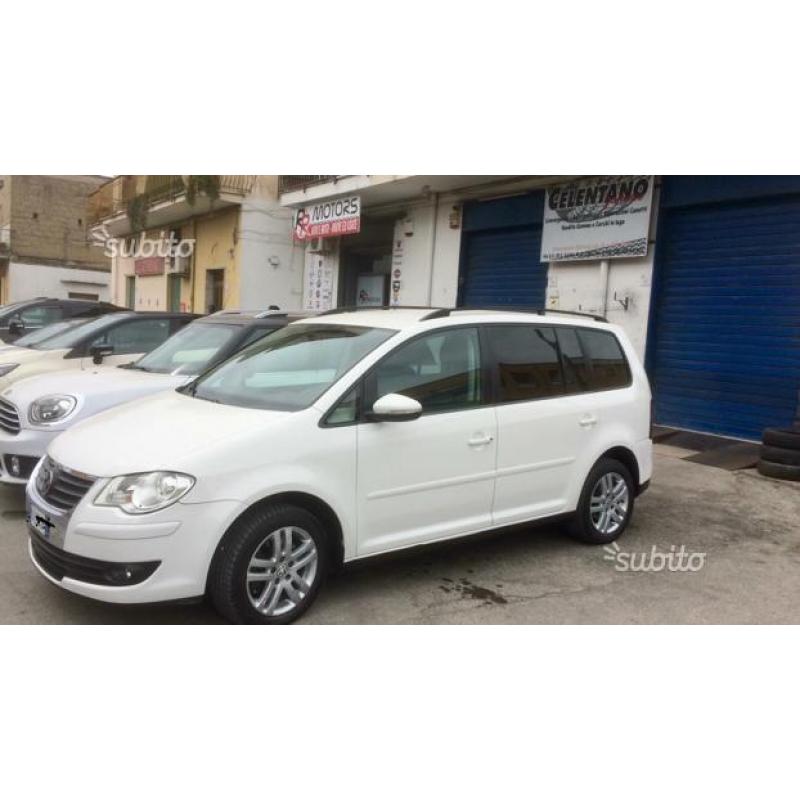 CONCESSIONARIA:VOLKSWAGEN Touran 1.4 METANO