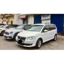 CONCESSIONARIA:VOLKSWAGEN Touran 1.4 METANO