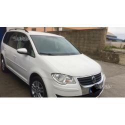CONCESSIONARIA:VOLKSWAGEN Touran 1.4 METANO