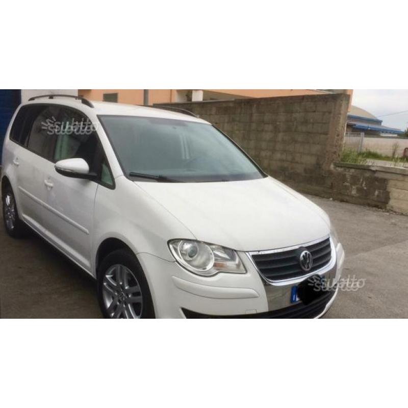 CONCESSIONARIA:VOLKSWAGEN Touran 1.4 METANO