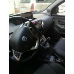Lancia Ypsilon twiner turbo metano