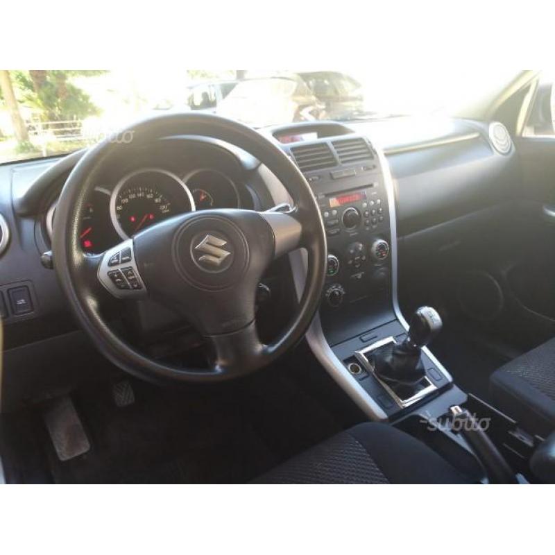 SUZUKI Grand Vitara - 4 x 4