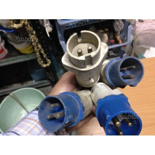Spine e connettori 220/380 watt