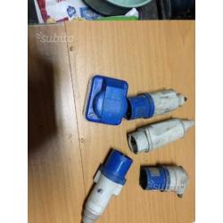 Spine e connettori 220/380 watt
