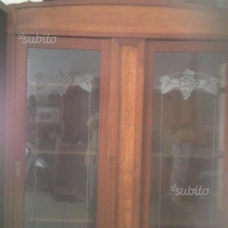 Vetrinetta antica