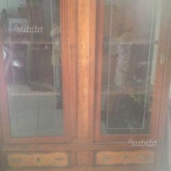 Vetrinetta antica