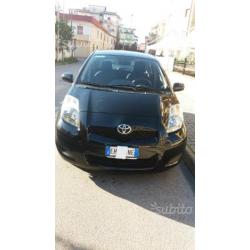 Toyota yaris anno 2011 1.4diesel prezzo 5200