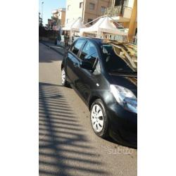 Toyota yaris anno 2011 1.4diesel prezzo 5200