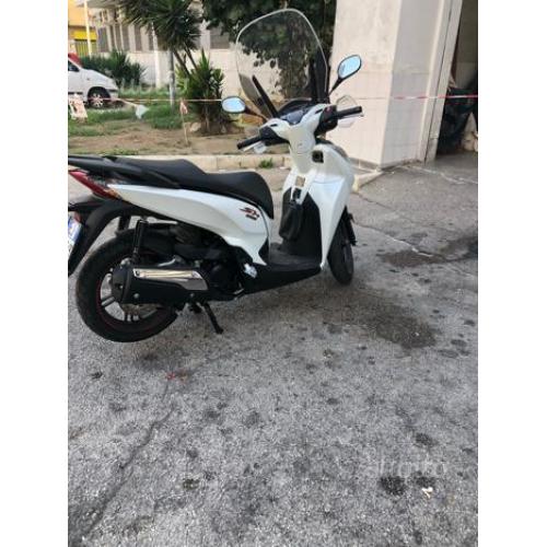 Honda sh 300 sport