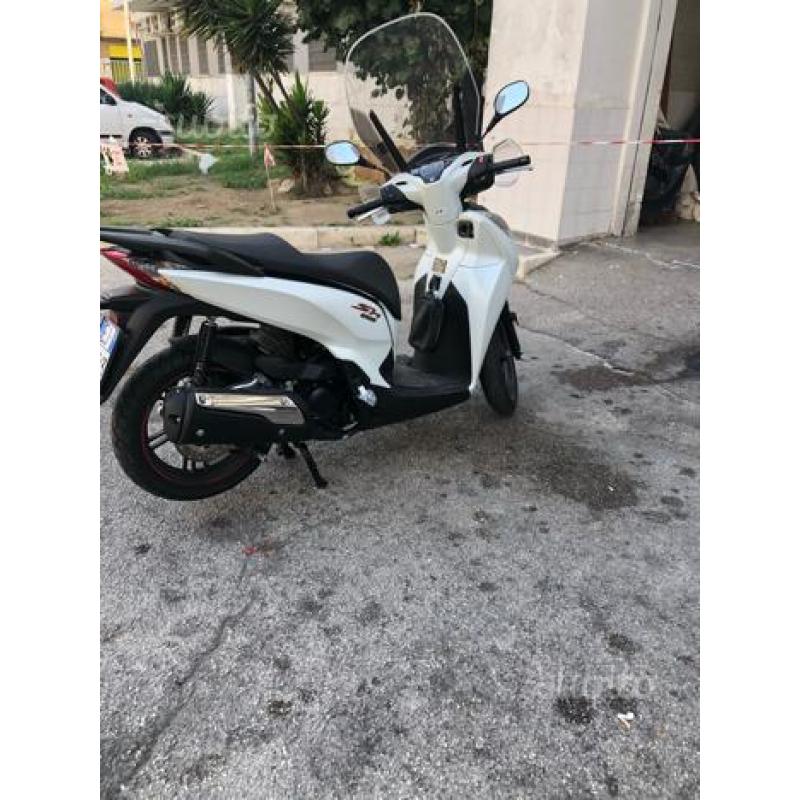 Honda sh 300 sport