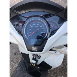 Honda sh 300 sport