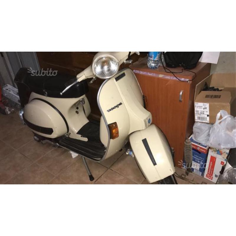 Vespa p200e