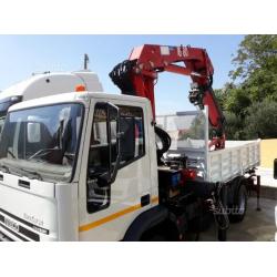 Camion CON GRU Eurocargo 150E180 anno 1996
