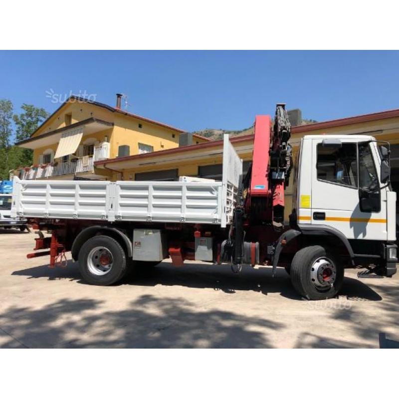 Camion CON GRU Eurocargo 150E180 anno 1996