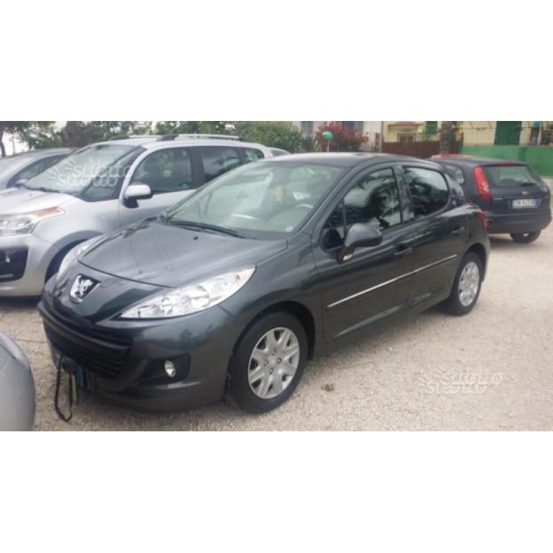 Peugeot 207 - 2013