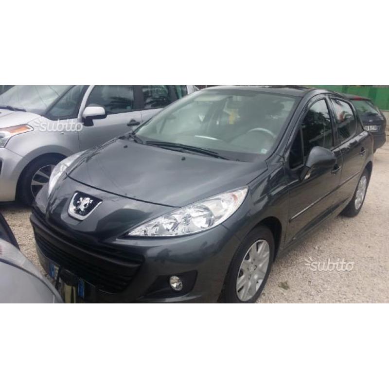 Peugeot 207 - 2013