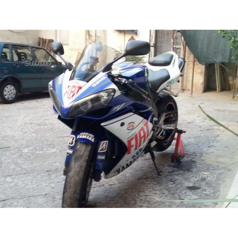 R1 r1